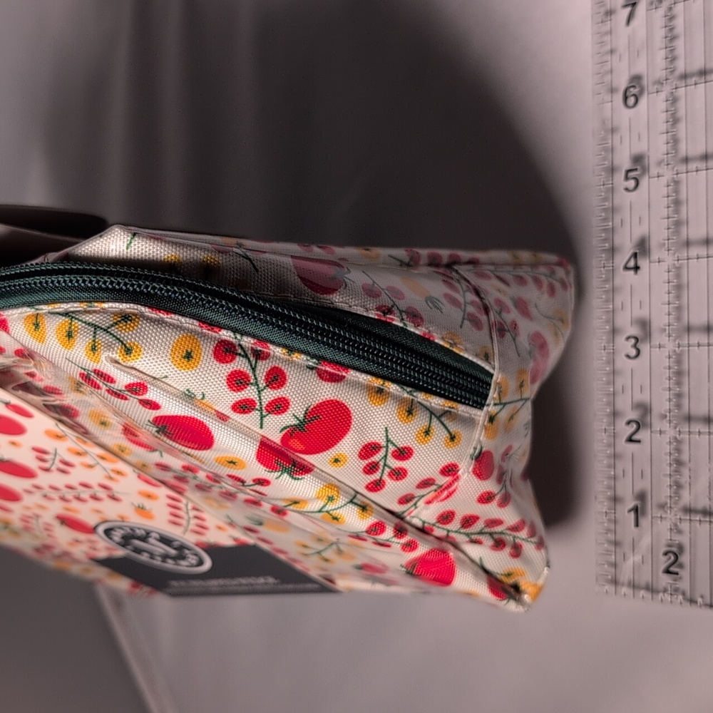 Martha Stewart PVC Wrapped Wedge Waterproof Toiletry Travel Bag Tomato Print - Picture 8 of 8